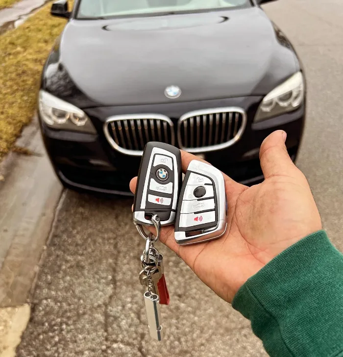 Advanced key fob programming technology used for transponder key services throughout Coral Springs and Broward County
