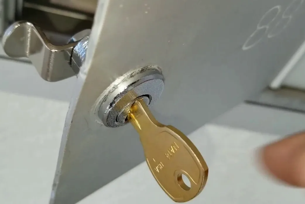 Mailbox lock change and key replacement service